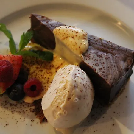 Hotel The Angel At 3*