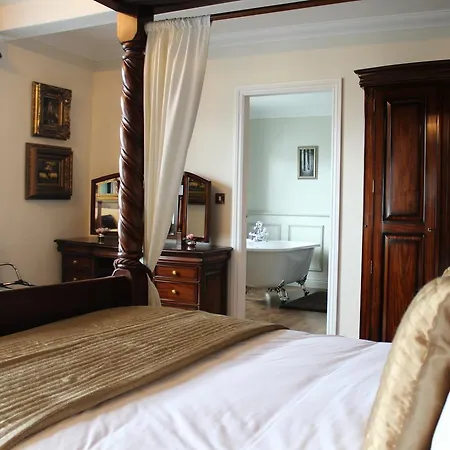 Hotel The Angel At 2*